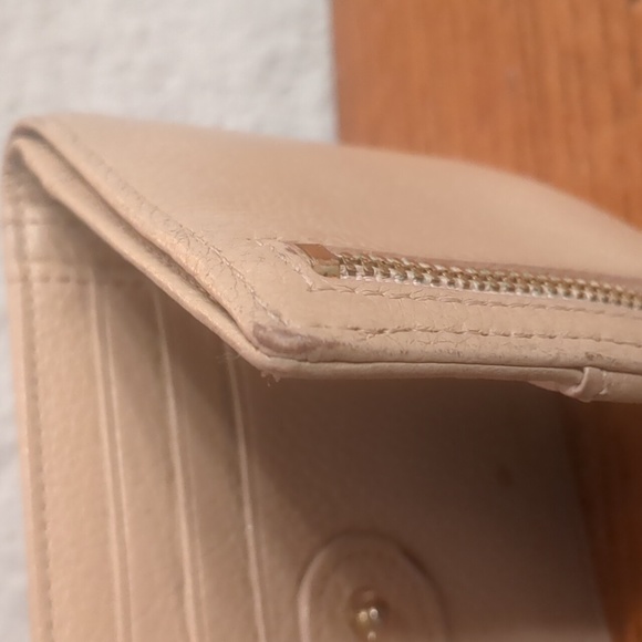 Kate Spade wallet - Picture 5 of 7